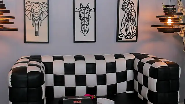 Snapshot of SARAFOXX_ chatting on 12.21.24 SARAFOXX online show from 12.21.24