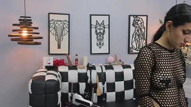 Snapshot of SARAFOXX_ chatting on 12.28.24 SARAFOXX online show from 12.28.24