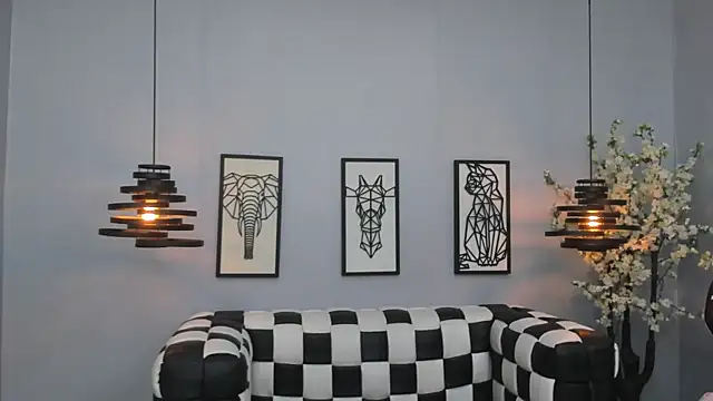 Snapshot of SARAFOXX_ chatting on 12.29.24 SARAFOXX online show from 12.29.24