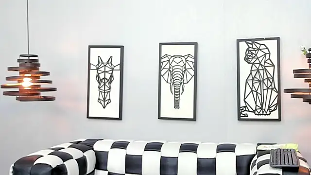 Snapshot of SARAFOXX_ chatting on 01.28.25 SARAFOXX online show from 01.28.25