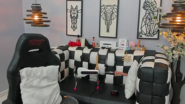 Snapshot of SARAFOXX_ chatting on 01.30.25 SARAFOXX online show from 01.30.25