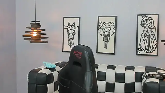 Snapshot of SARAFOXX_ chatting on 01.31.25 SARAFOXX online show from 01.31.25