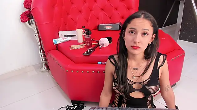 Snapshot of SARAFOXX_ chatting on 02.20.25 SARAFOXX online show from 02.20.25