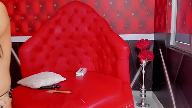 Snapshot of SARAFOXX_ chatting on 03.20.25 SARAFOXX online show from 03.20.25