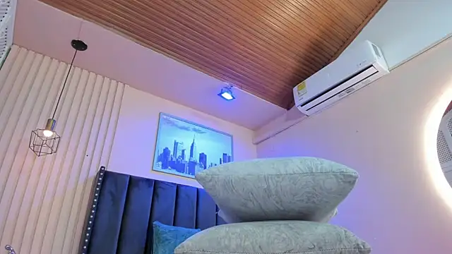 viiolett lee online show from 02.24.26