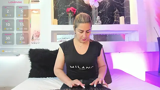 Snapshot of Cinthya_mjs chatting on 05.23.26 Cinthya mjs online show from 05.23.26