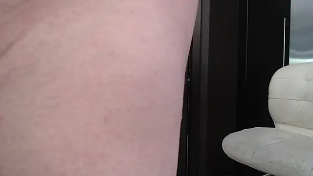 Snapshot of Toy-Daddy chatting on 09.19.25 Toy-Daddy online show from 09.19.25