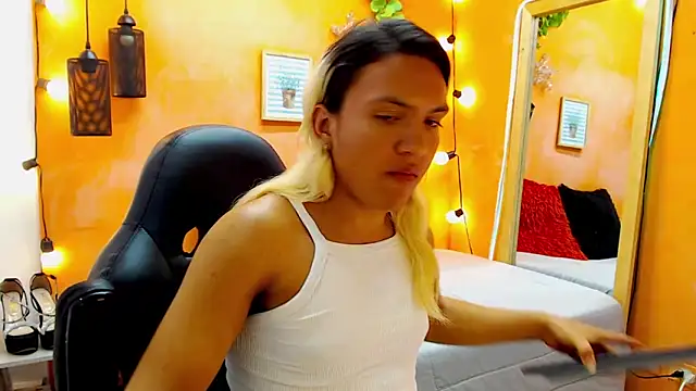 Snapshot of aslyhernandez_7 chatting on 01.02.25 aslyhernandez 7 online show from 01.02.25