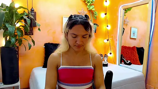 Snapshot of aslyhernandez_7 chatting on 01.04.25 aslyhernandez 7 online show from 01.04.25