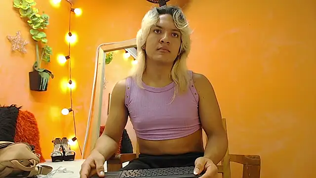 Snapshot of aslyhernandez_7 chatting on 01.15.25 aslyhernandez 7 online show from 01.15.25