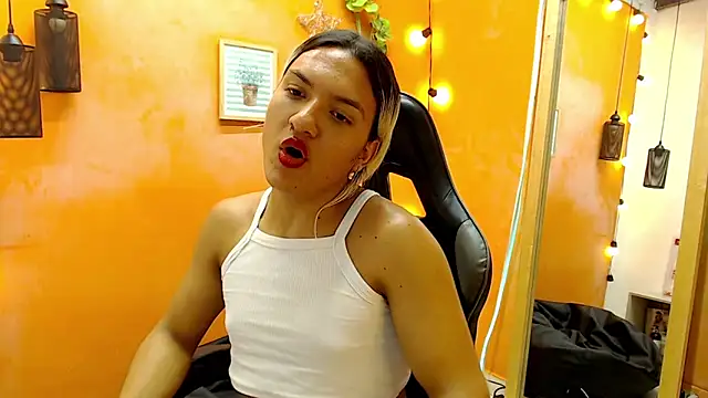 Snapshot of aslyhernandez_7 chatting on 01.25.25 aslyhernandez 7 online show from 01.25.25