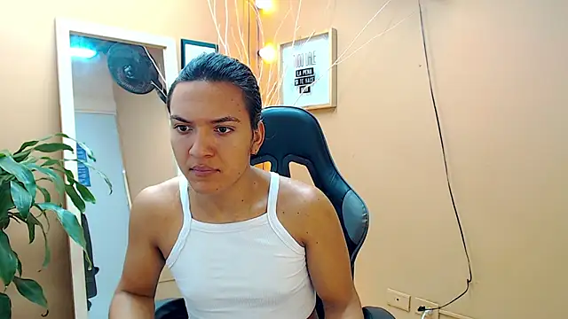 Snapshot of aslyhernandez_7 chatting on 01.30.25 aslyhernandez 7 online show from 01.30.25