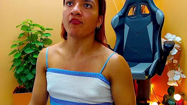 Snapshot of aslyhernandez_7 chatting on 02.26.25 aslyhernandez 7 online show from 02.26.25