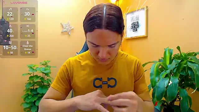 Snapshot of aslyhernandez_7 chatting on 03.14.25 aslyhernandez 7 online show from 03.14.25