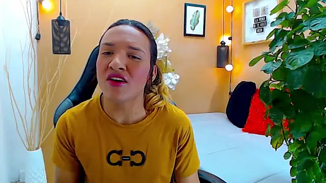 Snapshot of aslyhernandez_7 chatting on 09.10.25 aslyhernandez 7 online show from 09.10.25