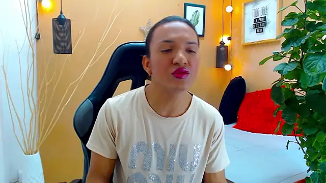 Snapshot of aslyhernandez_7 chatting on 09.17.25 aslyhernandez 7 online show from 09.17.25