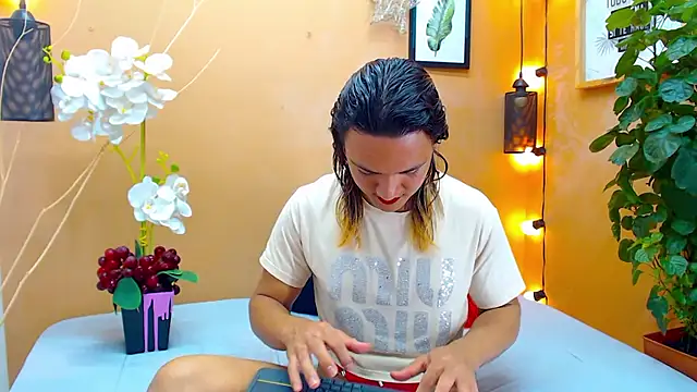 Snapshot of aslyhernandez_7 chatting on 10.16.25 aslyhernandez 7 online show from 10.16.25