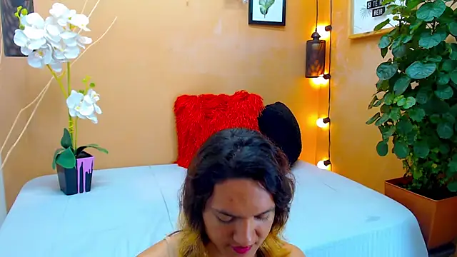 Snapshot of aslyhernandez_7 chatting on 10.17.25 aslyhernandez 7 online show from 10.17.25