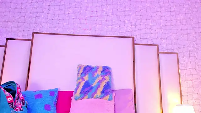 Victoriaa millers online show from 02.04.25