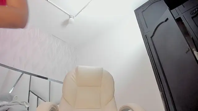 Victoriaa millers online show from 03.28.26