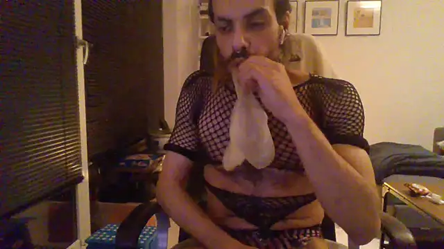 P4RtYBOII92 online show from 11.10.25