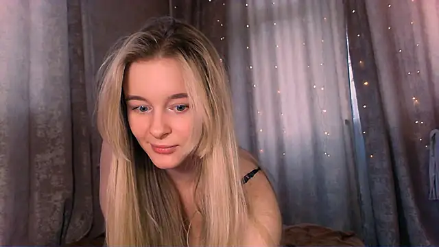 Snapshot of Eva_Jaya chatting on 03.05.25 Eva Jaya online show from 03.05.25