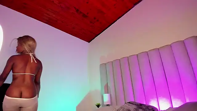 briannajackson  online show from 03.11.25