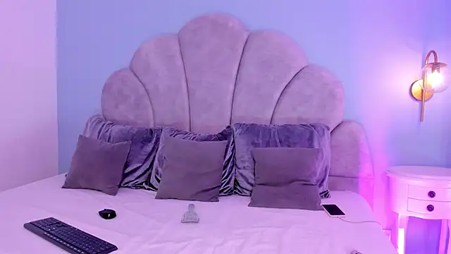 shaina vasquez online show from 02.26.25