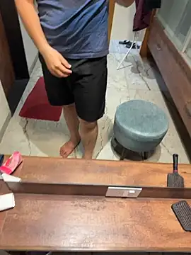 Snapshot of versatile_guy01 chatting on 01.12.26 versatile guy01 online show from 01.12.26