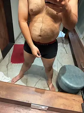 Snapshot of versatile_guy01 chatting on 02.08.26 versatile guy01 online show from 02.08.26