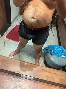 Snapshot of versatile_guy01 chatting on 02.08.26 versatile guy01 online show from 02.08.26