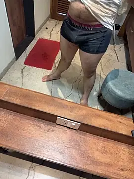 Snapshot of versatile_guy01 chatting on 03.21.26 versatile guy01 online show from 03.21.26