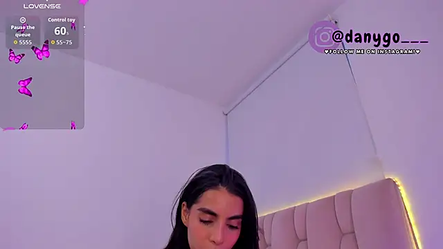 Snapshot of ZarianaEvanz chatting on 11.02.25 ZarianaEvanz online show from 11.02.25