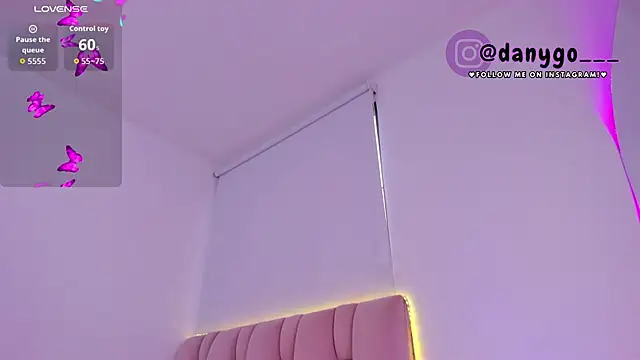 Snapshot of ZarianaEvanz chatting on 11.15.25 ZarianaEvanz online show from 11.15.25