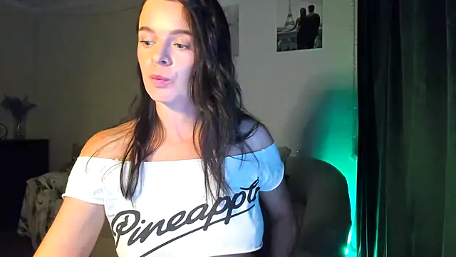 Snapshot of damla555 chatting on 06.18.26 damla555 online show from 06.18.26