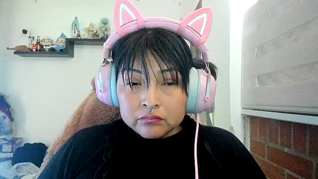 Snapshot of Shaddycute_ chatting on 04.20.26 Shaddycute online show from 04.20.26