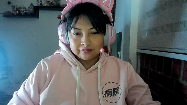 Snapshot of Shaddycute_ chatting on 04.25.26 Shaddycute online show from 04.25.26