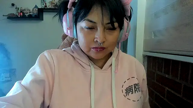 Snapshot of Shaddycute_ chatting on 04.25.26 Shaddycute online show from 04.25.26