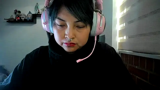 Snapshot of Shaddycute_ chatting on 05.23.26 Shaddycute online show from 05.23.26