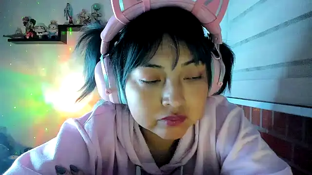Snapshot of Shaddycute_ chatting on 06.02.26 Shaddycute online show from 06.02.26