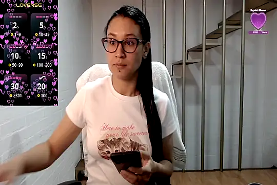 Jessie Desire online show from 11.18.25