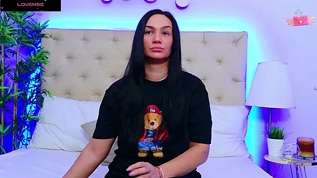 Snapshot of DaliyaArabian chatting on 03.15.25 DaliyaArabian online show from 03.15.25