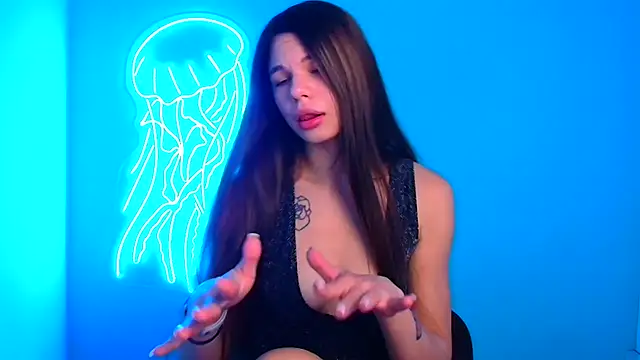 Hanna Way online show from 12.12.24