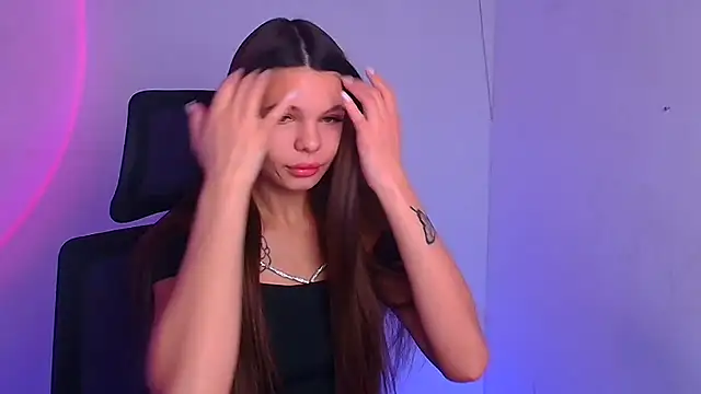 Hanna Way online show from 12.17.24