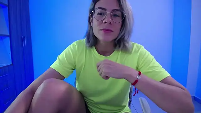 candydowson1 online show from 10.28.25