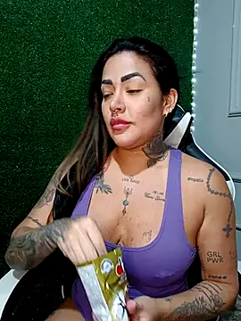 Snapshot of exquentadamay chatting on 10.13.25 exquentadamay online show from 10.13.25