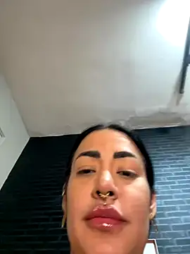 Snapshot of exquentadamay chatting on 10.18.25 exquentadamay online show from 10.18.25