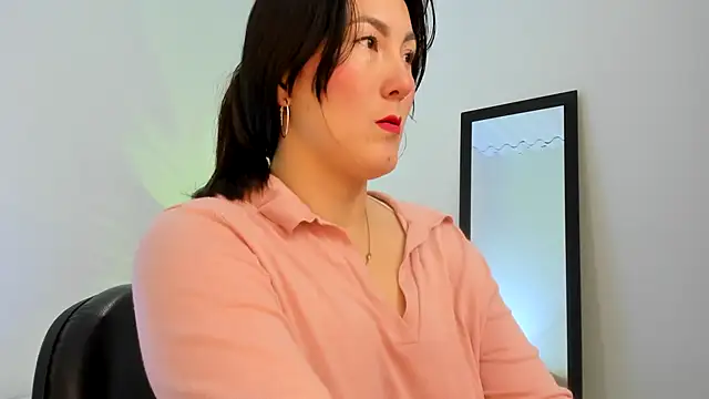 Elle Lee  online show from 01.04.25