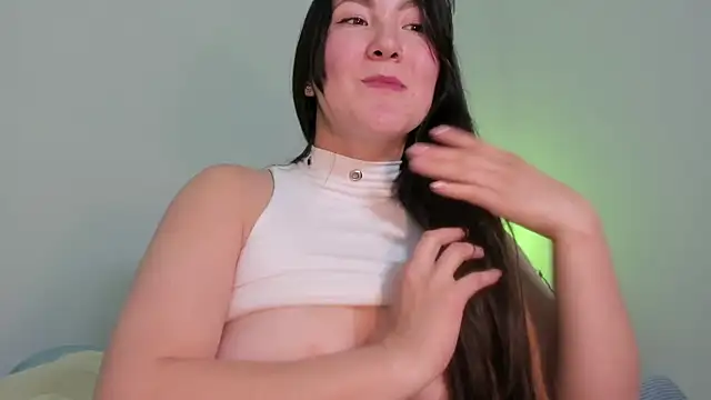 Elle Lee  online show from 01.21.25