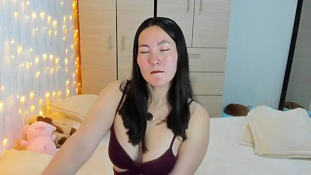 Elle Lee  online show from 01.15.26